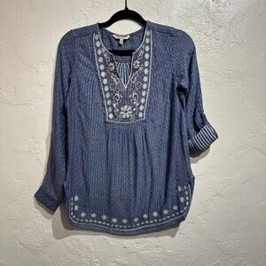 Tantrum Size Small Beaded chambray blouse V-Neck Boho Western Coastal